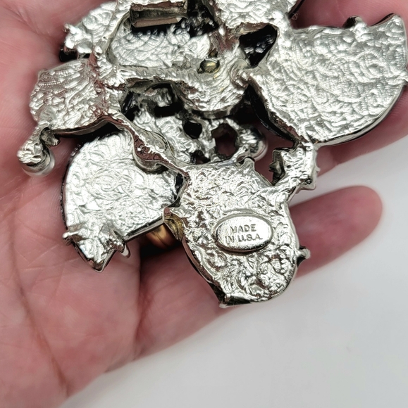 Oscar de la Renta Blue Glass and Swarovski Crystal Flower Statement Necklace - Picture 12 of 13